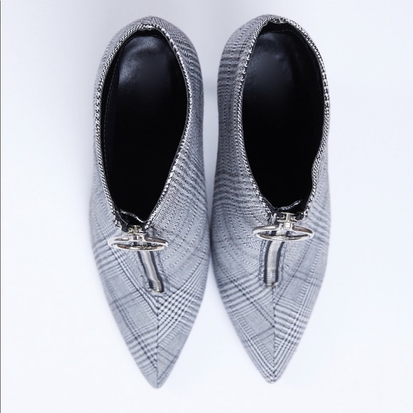 🤩SALE Plaid Stiletto Booties O Ring - Picture 5 of 6